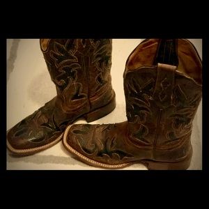 Johnny Ringo Cowboy Boots !! Worn 2 times.